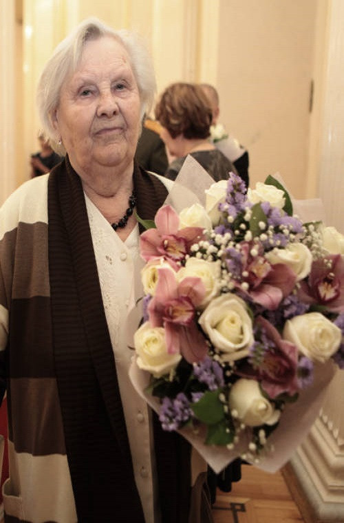 Sau đó, vào năm lớp 6, cậu học trò Putin đột nhiên thay đổi và đặt ra cho mình mục tiêu phấn đấu. Cậu bắt đầu giành được thứ hạng cao trong việc học. Ảnh: vecherka-spb.ru.