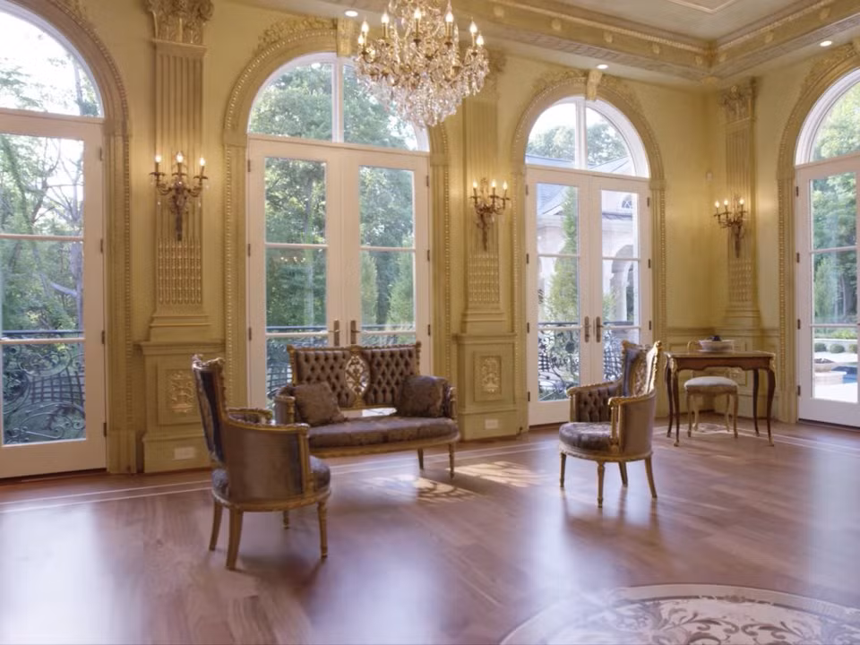 Theo Washington Post, Cung điện Ánh sáng đã nhận được giải thưởng Ngôi nhà của Năm vào năm 2007 ở Mỹ.