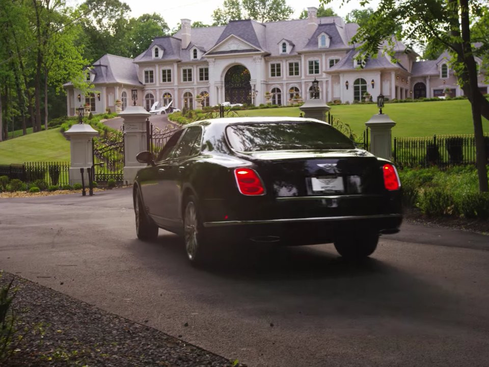 Tòa biệt thự ở Great Falls, bang Virginia, được biết đến là "Cung điện Ánh sáng".