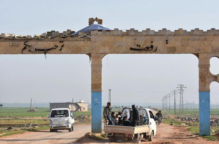 Trong diễn biến trên chiến trường Syria quan trọng khác, theo hãng Fars (Iran), 18 binh sĩ Thổ Nhĩ Kỳ đã thiệt mạng và hai xe quân sự của họ bị phá hủy trong các cuộc giao tranh tiếp diễn với người Kurd tại Jandaris và Bolboleh, vùng Afrin, Tây Bắc Syria. Ảnh: FNA.