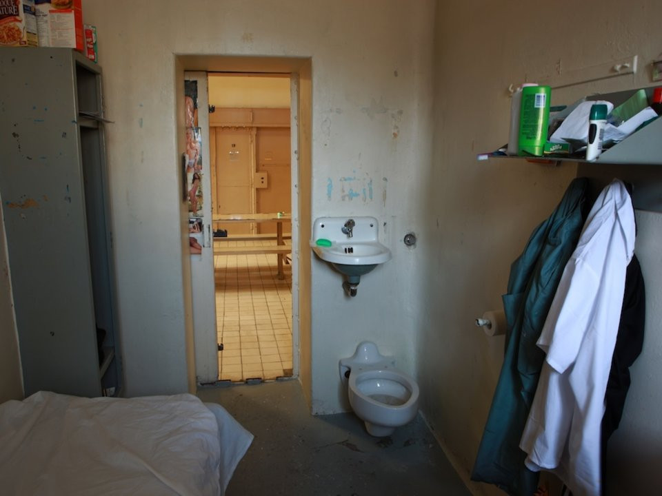 Nhà tù Bordeaux ở Montreal, Canada, là nơi giam giữ khoảng 1.000 đến 1.500 tù nhân nam.