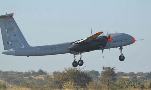 Rustom-2 MALE UAV bay thử nghiệm thành công tại Chalakere, Chitradurga hôm 25/2. Ảnh: DRDO.