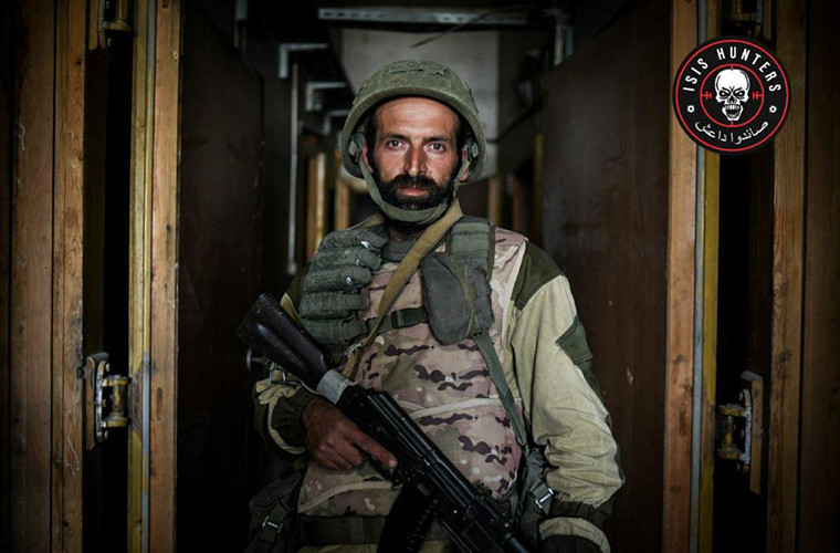 Nhiều tay súng khủng bố Faylaq al-Rahman đã hạ vũ khí đầu hàng Quân đội Syria khi lực lượng chính phủ Damascus tiến quân sát những thành trì cuối cùng của bọn chúng ở Đông Ghouta. Ảnh: SF.