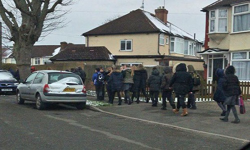 Một số trường đã phải đóng cửa hoặc sơ tán học sinh sau khi nhận được những thư đe dọa này. Ảnh:mirror.co.uk