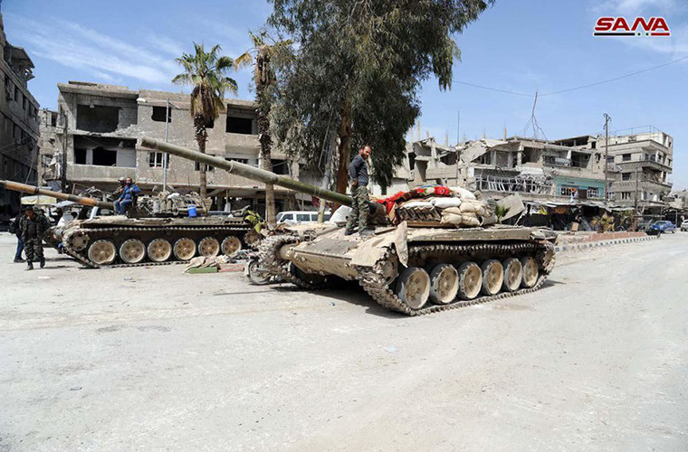 “Lực lượng chính phủ Damacus dồn dập oanh kích các căn cứ của khủng bố ở Hazeh cùng hai thị trấn Zmelka va Arabayn ở phía nam Đông Ghouta hôm 20/3, gây tổn thất nặng cho bọn chúng”, nguồn tin cho hay. Ảnh: SF.