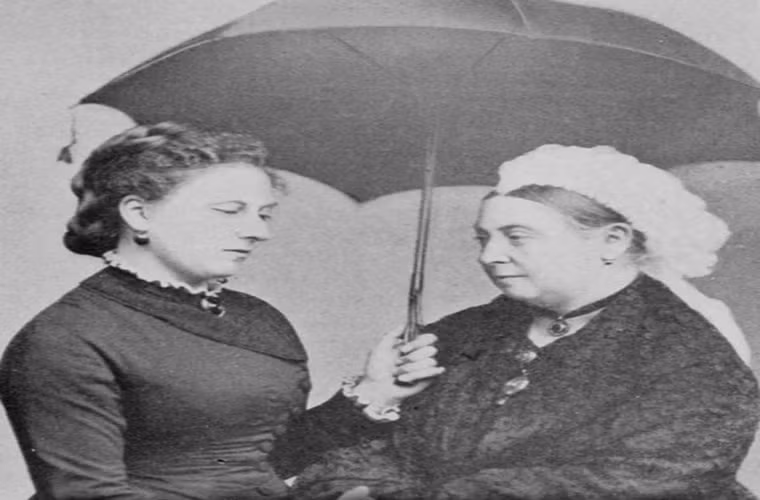 Một trong những cuốn sách yêu thích của Nữ hoàng Victoria là The Strange Case of Dr.Jekyll and Mr.Hyde (Bác sĩ Jekyll và ông Hyde).