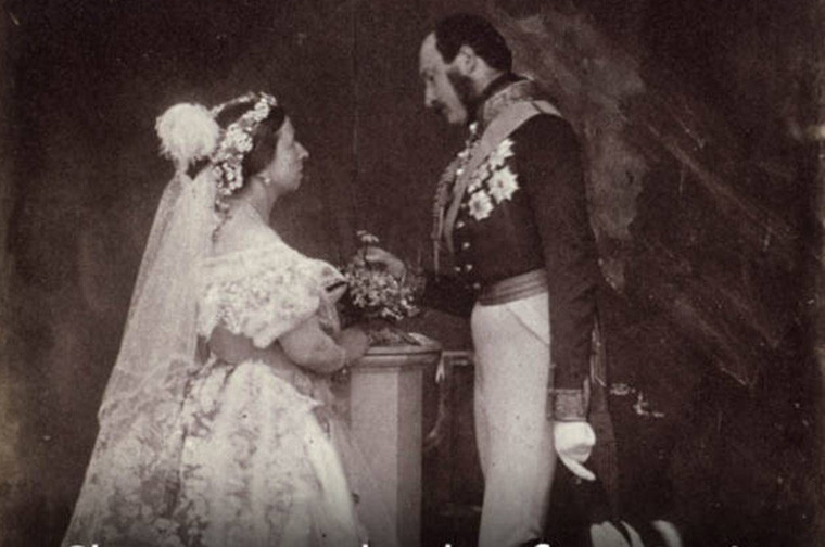 Victoria đã cầu hôn người anh họ của bà, Hoàng thân Albert xứ Saxe-Coburg và Gotha. Sở dĩ Vương thân Albert không thể chủ động cầu hôn Victoria là vì khi đó bà đã trở thành Nữ hoàng.