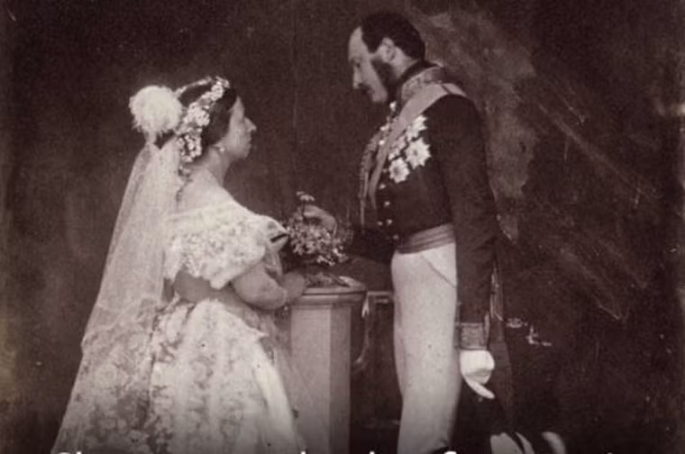 Victoria đã cầu hôn người anh họ của bà, Hoàng thân Albert xứ Saxe-Coburg và Gotha. Sở dĩ Vương thân Albert không thể chủ động cầu hôn Victoria là vì khi đó bà đã trở thành Nữ hoàng.