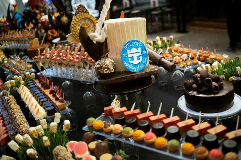 Quầy phục vụ đồ tráng miệng với những món ăn đa dạng.