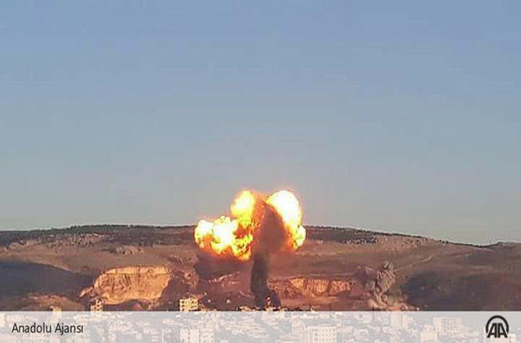 Vụ tấn công của Ankara được cho là nhằm trả đũa việc NDF hỗ trợ lực lượng dân quân người Kurd YPG đập tan cuộc tấn công trước đó của nhóm phiến quân do Ankara hậu thuẫn ở huyện Rajou, Afrin. Ảnh: Twitter.