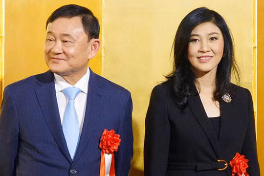 Bà Yingluck và ông Thaksin tham gia sự kiện giới thiệu sách hôm 29-3. Ảnh: Kyodo News.