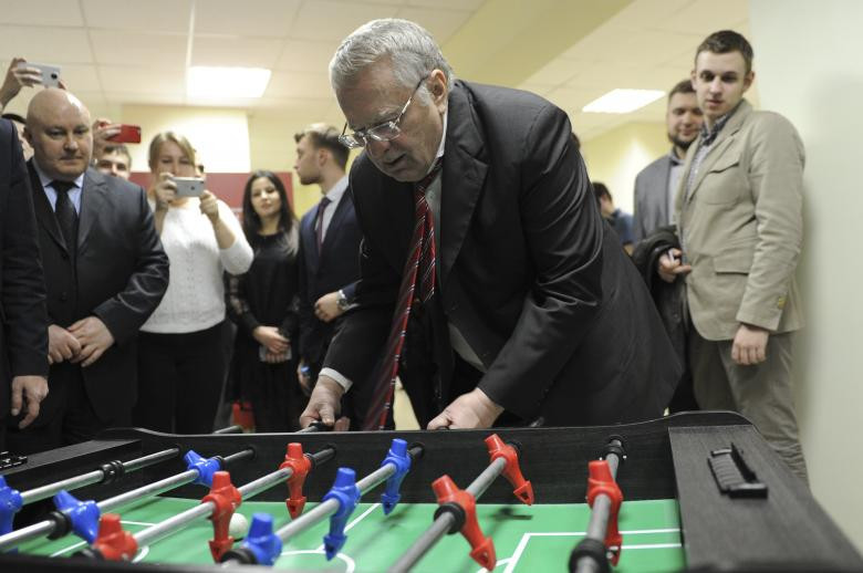 Ông Vladimir Zhirinovsky trong chuyến thăm trường đại học kỹ thuật ở Rostov-on-Don ngày 9/2.