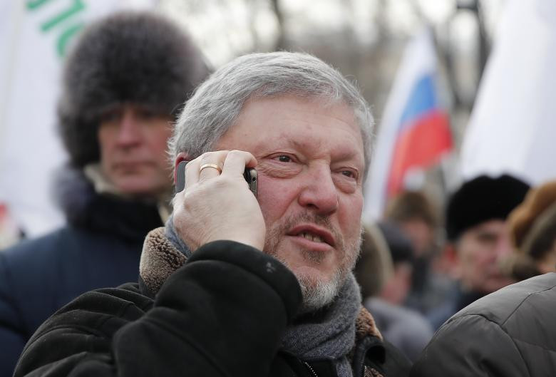 Ứng viên Grigory Yavlinsky tham gia cuộc tuần hành tại thủ đô Moscow hôm 25/2.