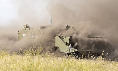 Robot công binh Uran-6 (MRTK-R) của Nga. Ảnh: TASS.