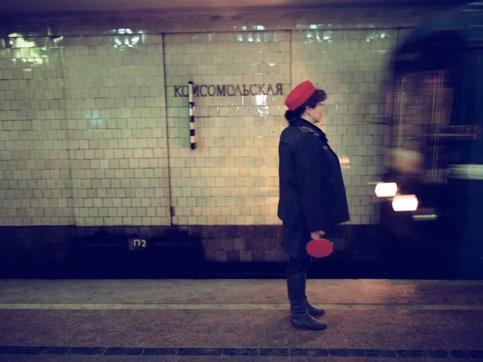 Giá vé mỗi lượt đi tàu điện ngầm Moscow rơi vào khoảng từ 0,63 USD đến 0,98 USD.