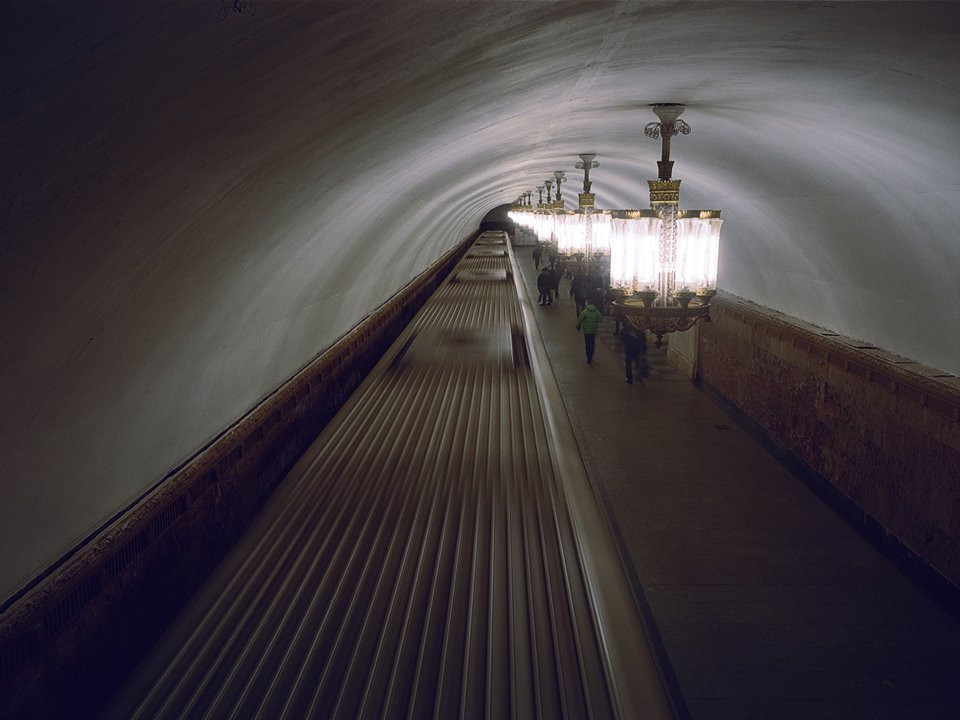 Một số nhà ga của Moscow Metro nằm trong số những ga tàu điện ngầm sâu nhất thế giới.