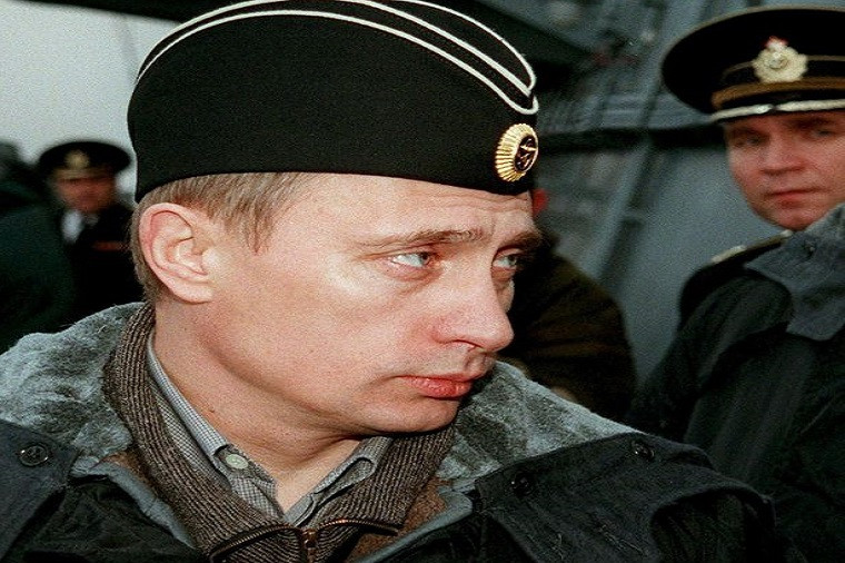 Nhà lãnh đạo Nga thăm Hải quân năm 2000.