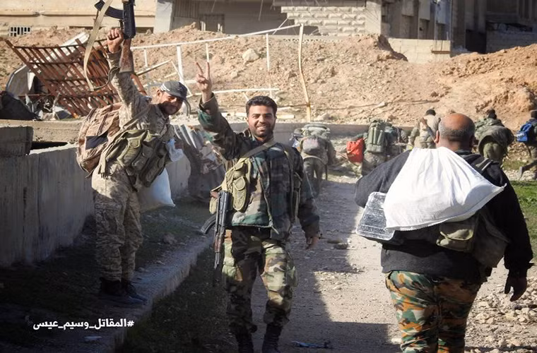 Theo Bộ Quốc phòng Nga, ngày mai (16/3), một đoàn xe gồm 20 chiếc sẽ cung cấp viện trợ nhân đạo cho người dân địa phương trong thị trấn này.