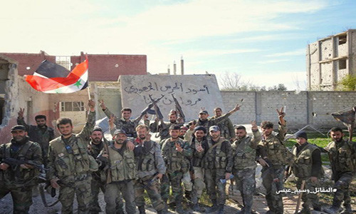 Theo Al Masdar News ngày 15/3, lần đầu tiên trong nhiều năm qua, Quân đội Syria đã tiến vào vùng ngoại ô Al-Hamouriyah của Đông Ghouta sau nhiều ngày giao tranh ác liệt với các tay súng khủng bố trong khu vực này. (Nguồn ảnh: Al Masdar News)