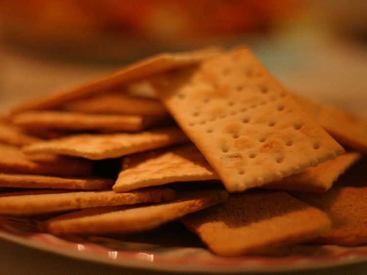 Tuy nhiên, ông vẫn ăn vặt trong lúc làm việc. Walt Disney được cho là thường để các loại hạt hoặc bánh quy trong túi áo của ông.