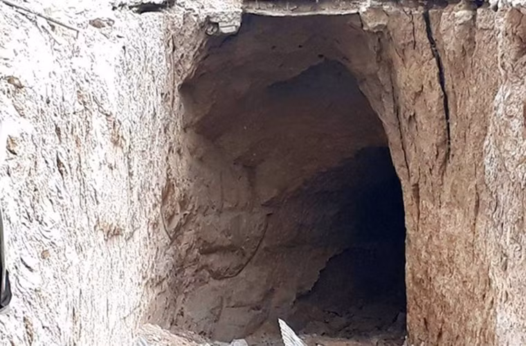 Một lối vào đường hầm.