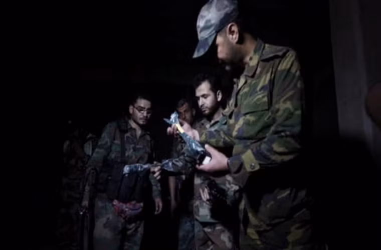 Cũng tại Đông Ghouta, quân chính phủ Damascus đã phát hiện một nhà máy sản xuất tên lửa của nhóm phiến quân tại thị trấn Air Tarma. Ảnh: FNA.