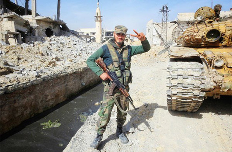 Trong diễn biến khác trên chiến trường Syria, tại Damascus, Quân đội Syria vẫn tiếp tục chiến dịch quân sự nhằm quét sạch các nhóm phiến quân ở Đông Ghouta. Ảnh: FNA.