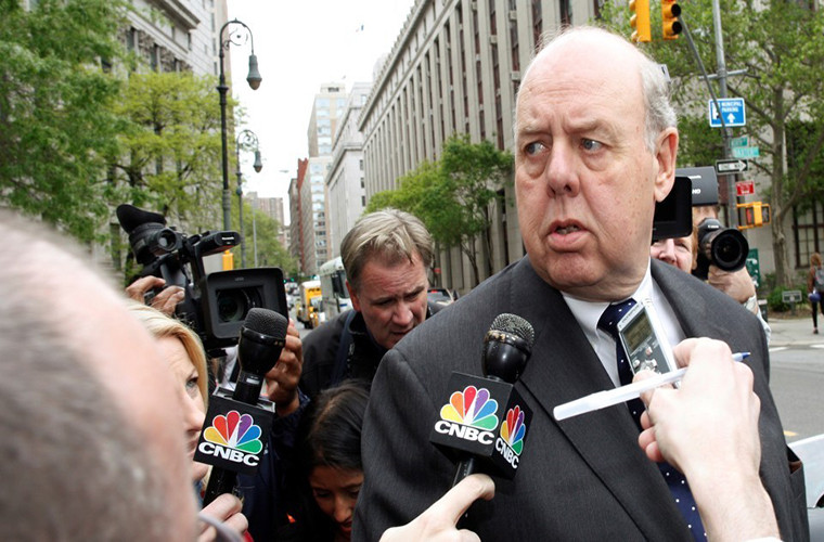 Luật sư Dowd từng đại diện cho Thượng nghị sĩ Mỹ John McCain trong một vụ bê bối ngân hàng cuối những năm 1980, đầu 1990 và ông McCain sau đó trắng án. Ảnh: The Atlantic.