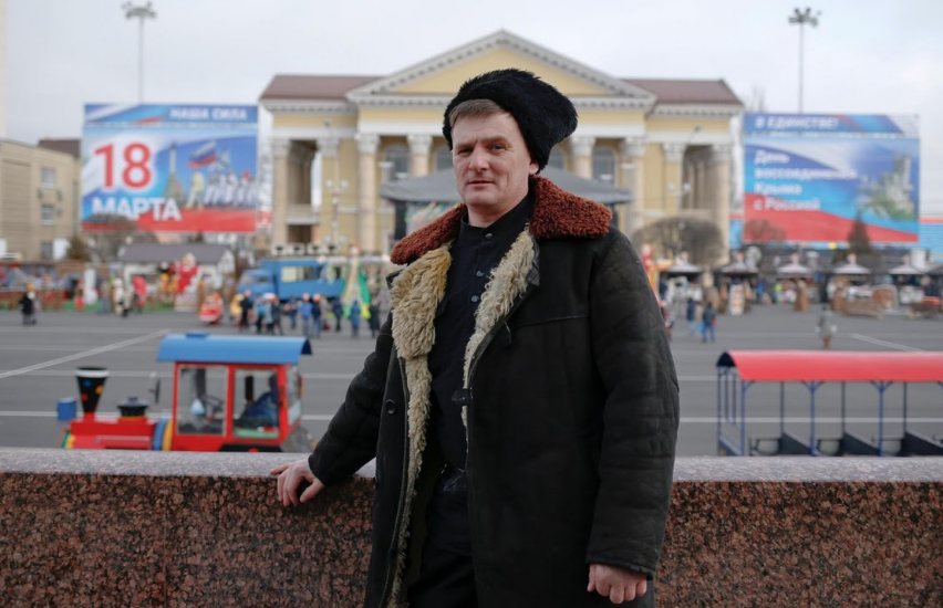 “Theo tôi, trong số các ứng viên hiện nay, không ai có thể cạnh tranh với Tổng thống đương nhiệm Putin của chúng ta”, Alexander Reshetnyak, 42 tuổi, bày tỏ ý kiến.