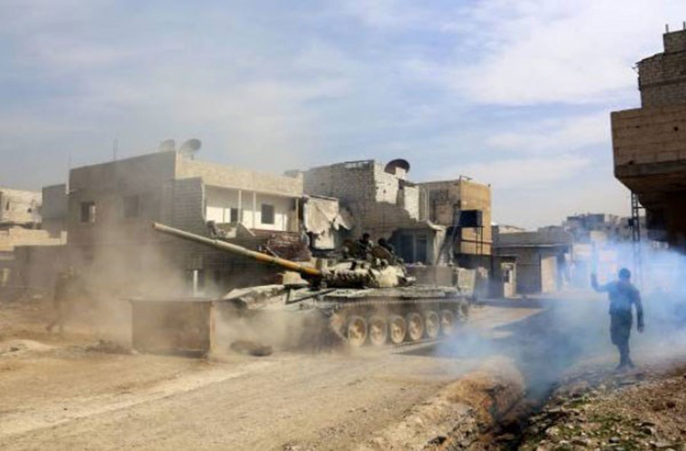 Theo thông tin mới nhất của Al Masdar News, những chiếc xe buýt đầu tiên đã tới Đông Ghouta sáng ngày 22/3 để chở hơn 1.500 tay súng phiến quân và 6.000 thành viên gia đình của họ tới Idlib. Ảnh: FNA.