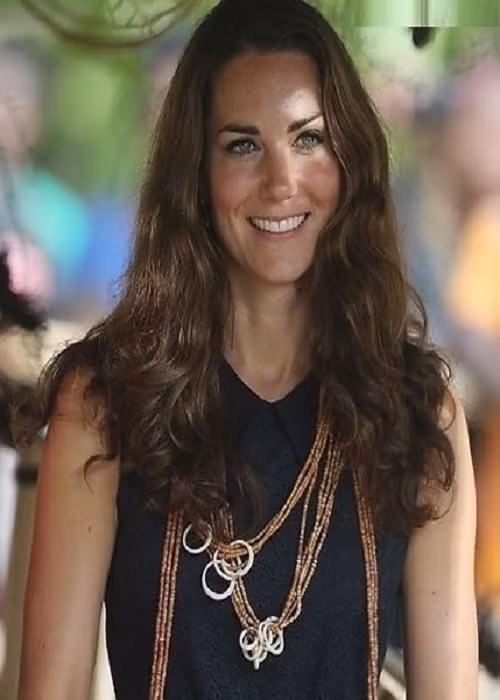Nữ công tước xứ Cambridge, Catherine, vợ của Hoàng tử Anh William. Trước khi kết hôn, cô từng là nhà báo và MC tin tức.