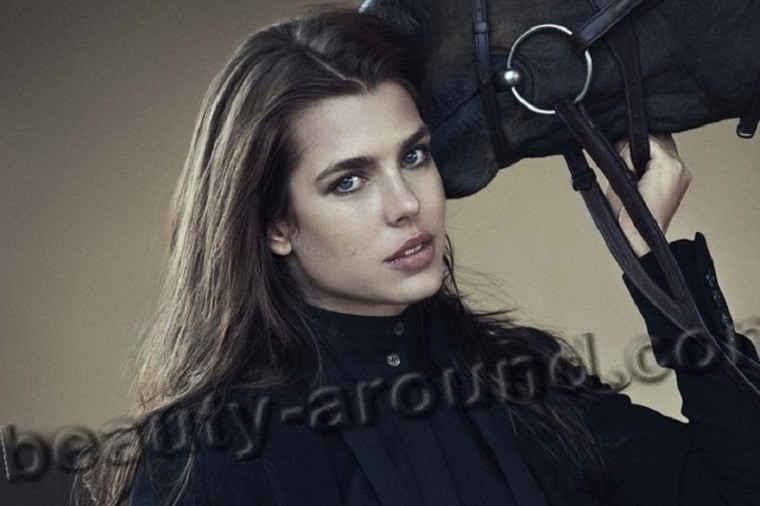 Charlotte Casiraghi (sinh năm 1986) là người trong danh sách kế vị ngôi báu của Vương quốc Monaco.