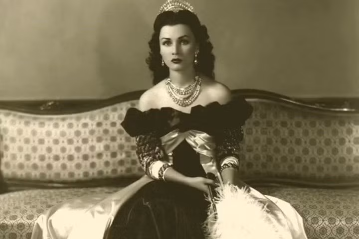Công chúa Ai Cập Fawzia Fuad đã trở thành Hoàng hậu Iran, vợ của Quốc vương Reza Pahlavi.