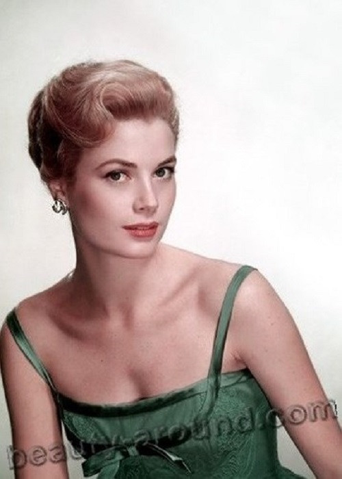Cố Công chúa Grace Kelly của xứ Monaco là diễn viên điện ảnh Mỹ và vợ của Hoàng tử Rainier III.