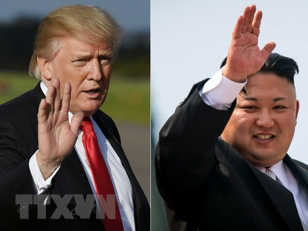 Tổng thống Mỹ Donald Trump (trái) và nhà lãnh đạo Triều Tiên Kim Jong-un.