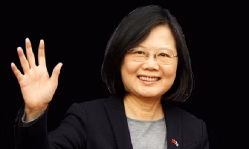 Phát biểu tại buổi lễ vinh danh 10 phụ nữ trẻ xuất sắc nhất ở Đài Loan năm 2017, bà Thái Anh Văn cam kết sẽ xóa bỏ tình trạng phân biệt đối xử về giới tính, đồng thời tạo ra môi trường làm việc nơi phụ nữ sẽ được hỗ trợ nếu cần thiết. Ảnh: Fortune.