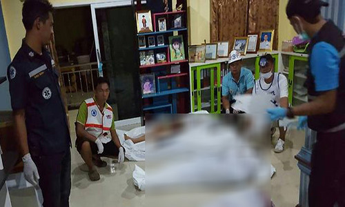 Thi thể các nạn nhân trong ngôi nhà nơi xảy ra vụ xả súng kinh hoàng ở Thái Lan. Ảnh: CNA.