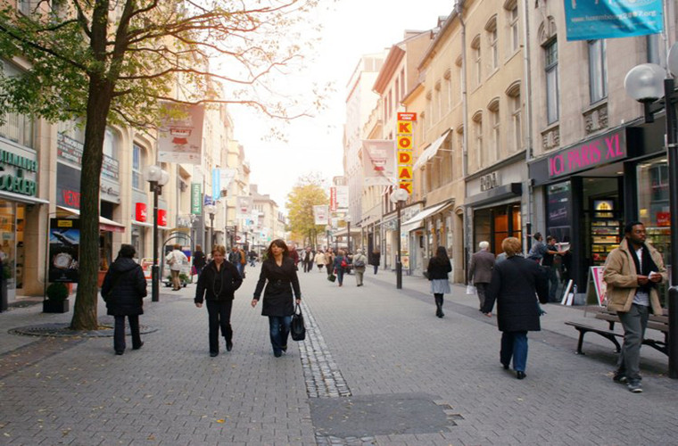 Đất nước Luxembourg luôn quan tâm đến quyền lợi của phụ nữ và đưa ra sáng kiến nhằm khuyến khích nhiều phụ nữ hơn tham gia vào chính trường.