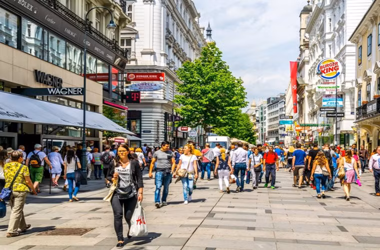 Áo đóng vai trò chủ chốt trong việc đưa vào thực tiễn công ước về ngăn chặn và chống lại bạo lực với phụ nữ cũng như bạo lực gia đình.