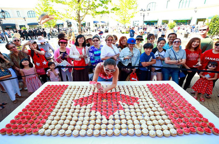 Bộ trưởng Tài chính Canada Bill Morneau đã công bố kế hoạch ngân sách liên bang năm 2018, trong đó tập trung vào trao quyền cho phụ nữ và đưa phụ nữ trở thành nhân tố quan trọng trong lực lượng lao động của nước này.