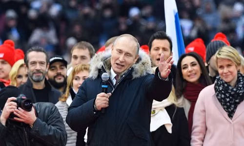 Tổng thống Vladimir Putin trong mít tinh tranh cử ở Matxcơva ngày 3/3.