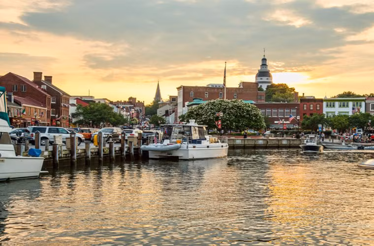 Thành phố Annapolis nằm trên Vịnh Chesapeake xinh đẹp là thủ phủ của bang Maryland.