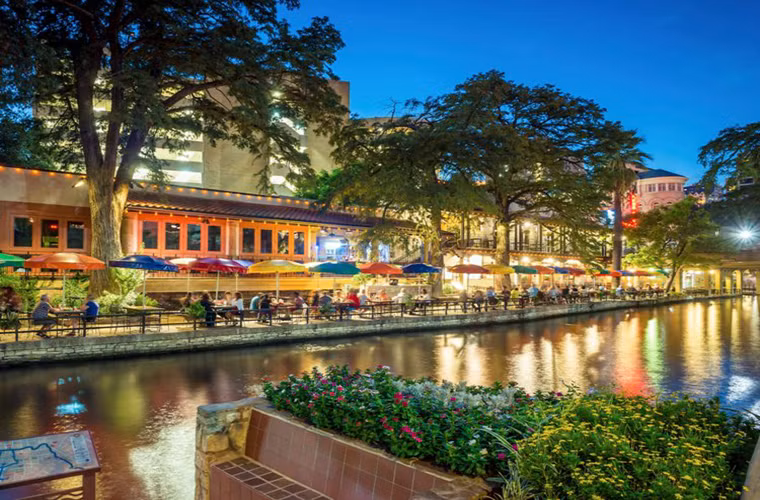 Thành phố San Antonio, bang Texas, có nhiều địa danh tuyệt đẹp, trong đó phải kể đến khu vườn thảo mộc San Antonio.