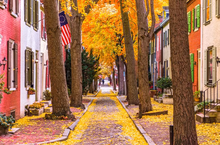 Thành phố Philadelphia ở Pennsylvania được biết đến là “nơi khai sinh” của nền dân chủ Mỹ. Nơi đây có những công trình kiến trúc ấn tượng như Tòa Thị chính hay Elfreth's Alley, một khu phố cổ nhất nước Mỹ.