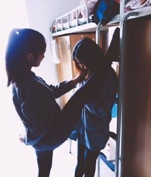 Trào lưu được hưởng ứng và lan rộng, hiện có hàng trăm ngàn nữ sinh Trung Quốc đã thực hiện những màn kabedon bằng chân.