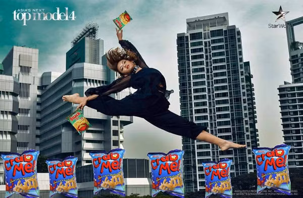 Quỳnh Mai có thể được hãng bim bim Oshi mời làm đại diện thương hiệu khi họ nhìn thấy bức ảnh này. Một độc giả trêu trọc bình luận.