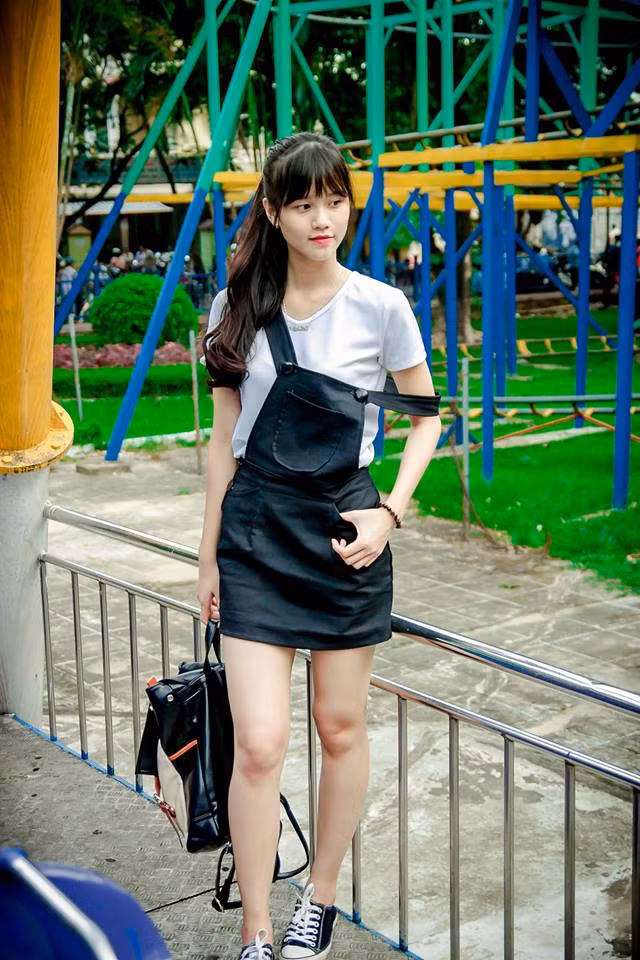 Cùng ngắm Ngọc Chi xinh đẹp, năng động khiến bao trái tim thổn thức.