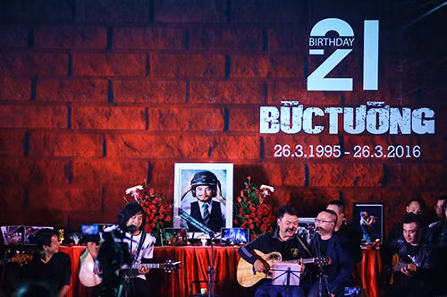 Nen ruc sang dem sinh nhat Buc Tuong nho Tran Lap-Hinh-2