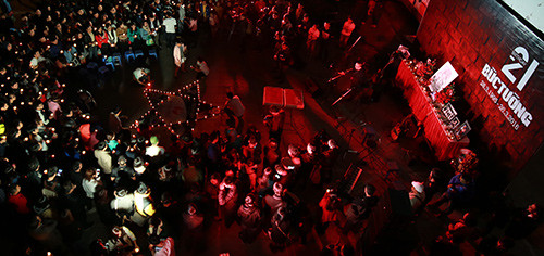 Nen ruc sang dem sinh nhat Buc Tuong nho Tran Lap