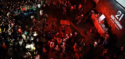 Nen ruc sang dem sinh nhat Buc Tuong nho Tran Lap